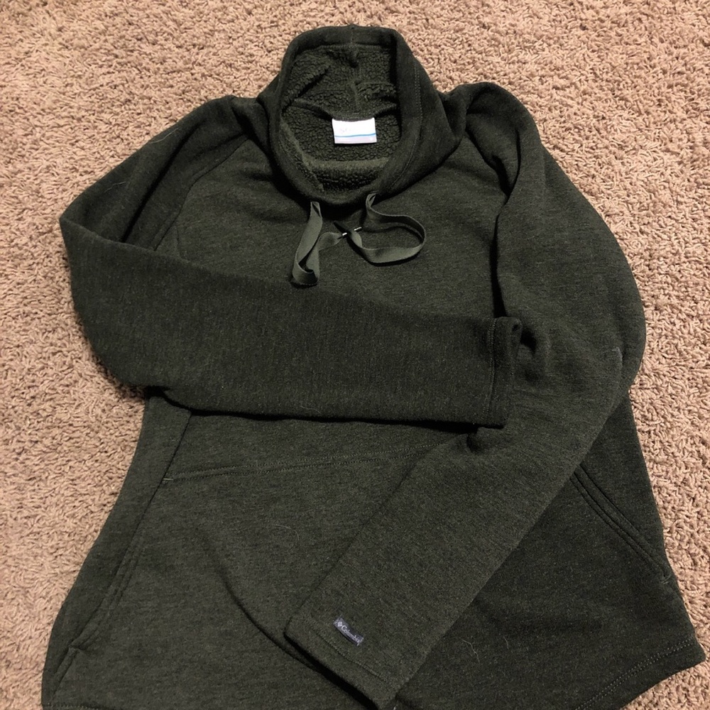 Turtleneck sweatshirt